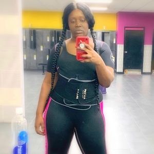 Keyshia Kaoir waist eraser fitness belt